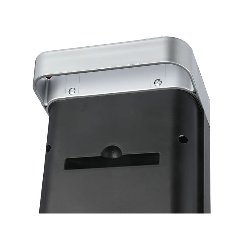 Ultra tenký keramický elektrický ohřívač černé a stříbrné Ultra tenký keramický elektrický ohřívač černé a stříbrné